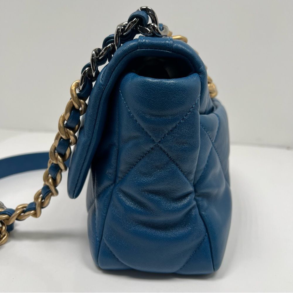 Chanel 19 Flap Bag Quilted Leather Medium Blue A+ Condition - Picture 4 of 16